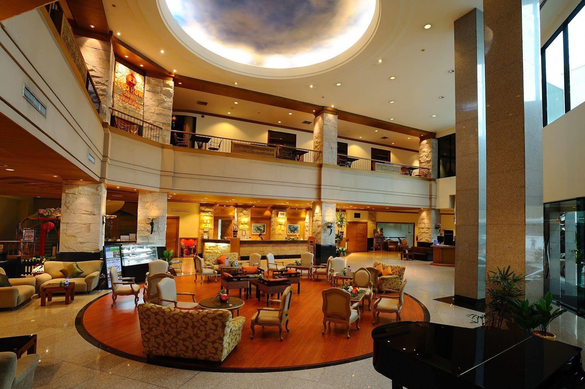 Chon Inter Hotel Chonburi Bagian luar foto