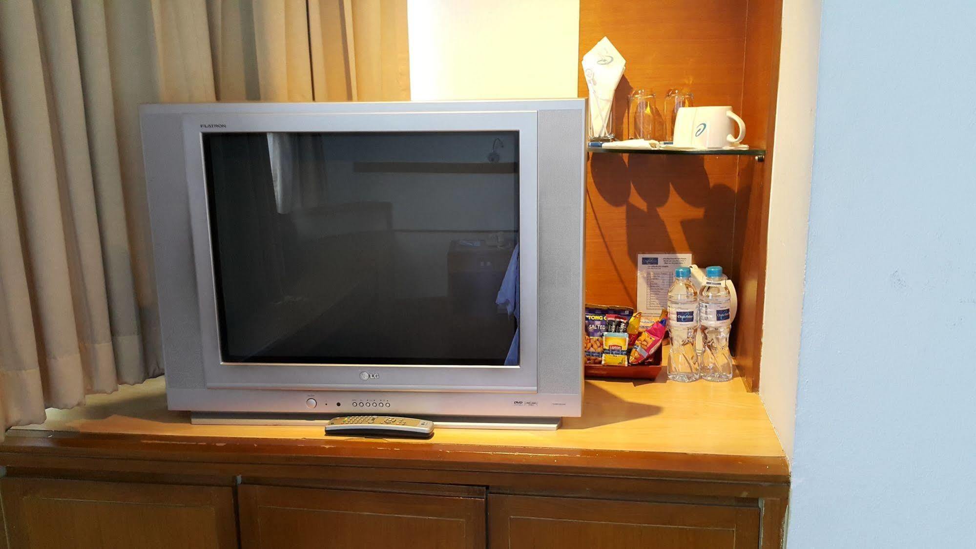 Chon Inter Hotel Chonburi Bagian luar foto