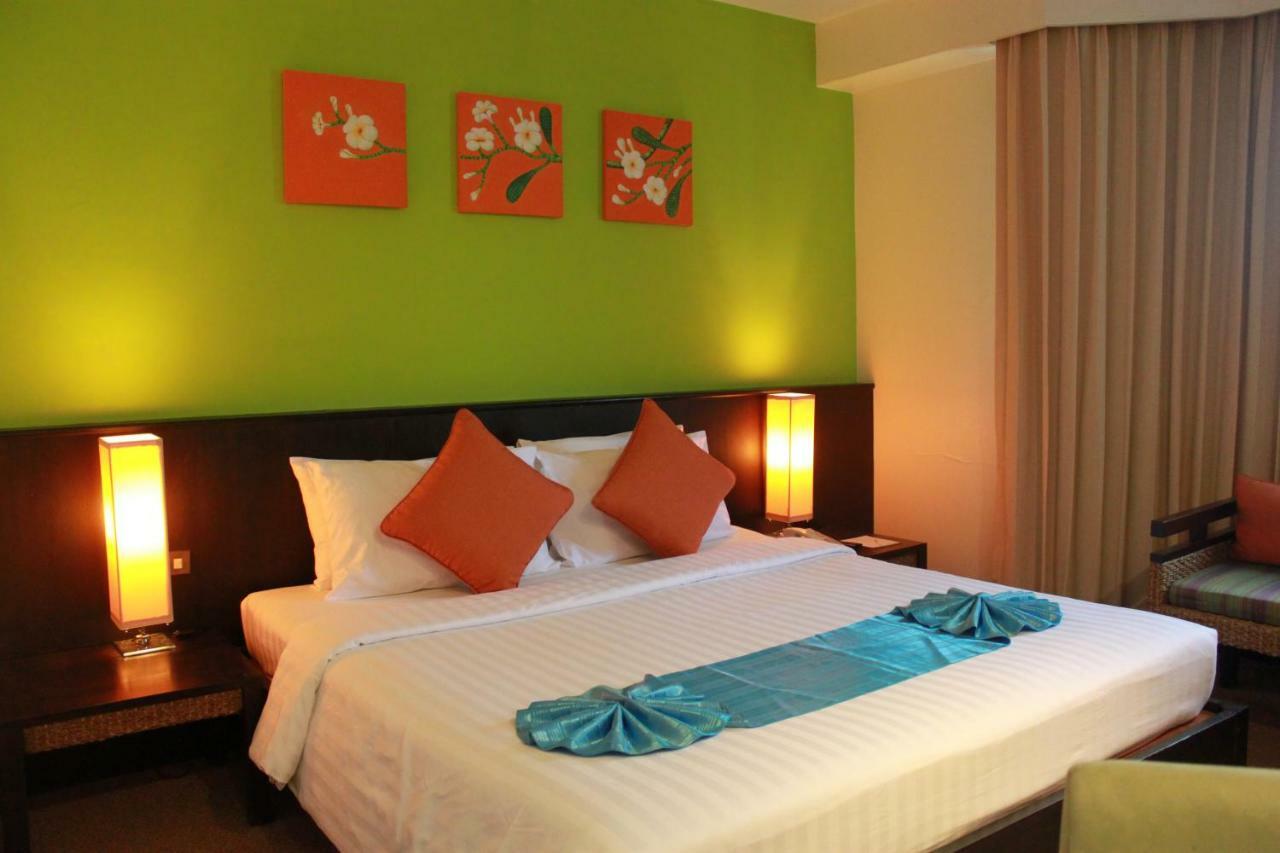 Chon Inter Hotel Chonburi Bagian luar foto