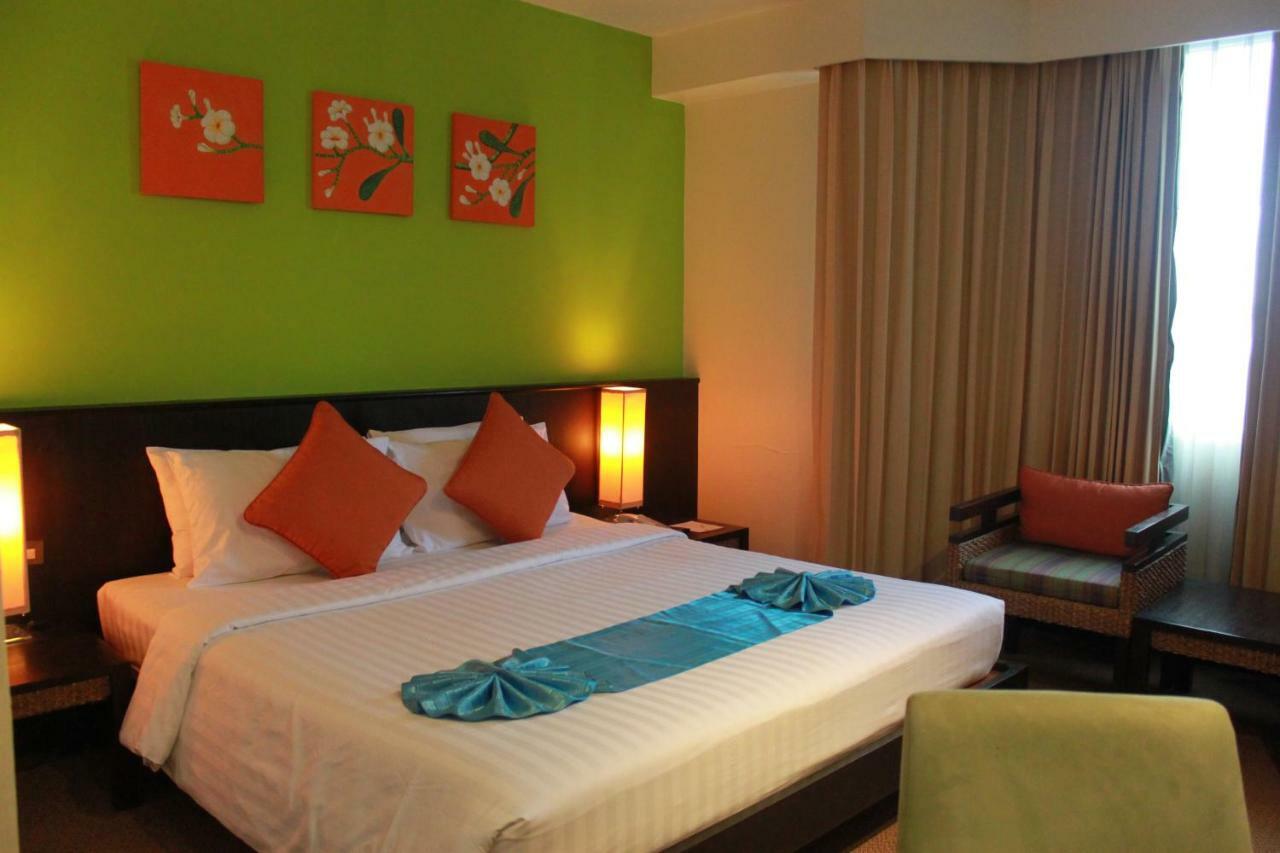 Chon Inter Hotel Chonburi Bagian luar foto