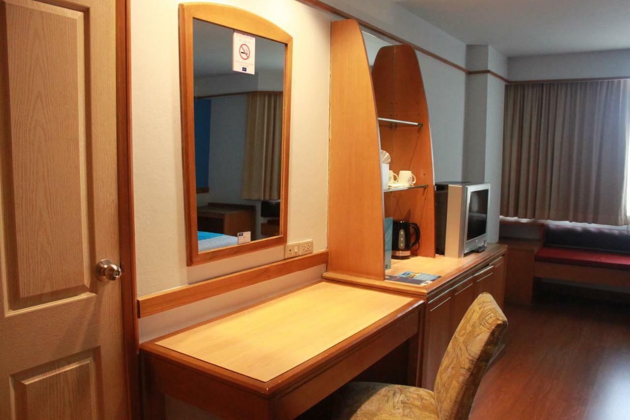 Chon Inter Hotel Chonburi Bagian luar foto
