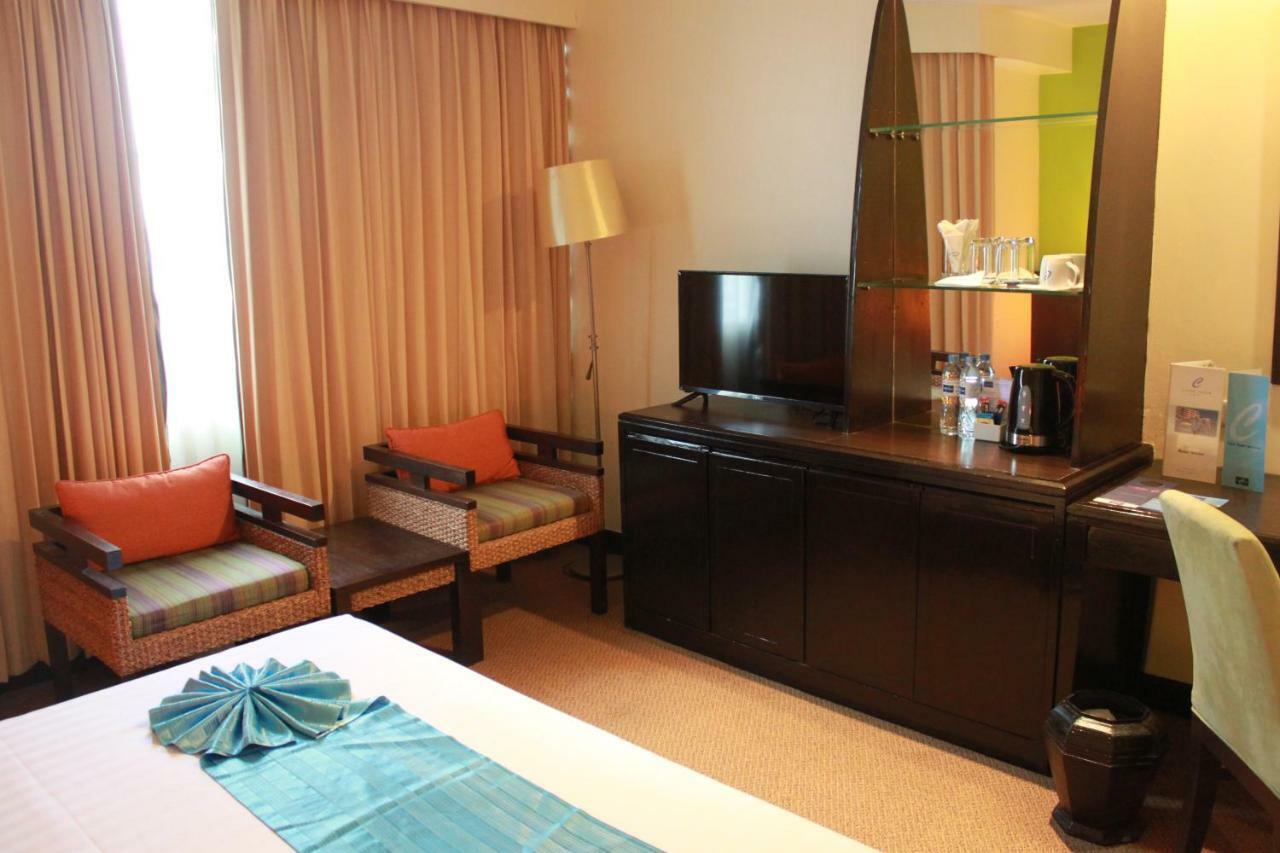 Chon Inter Hotel Chonburi Bagian luar foto