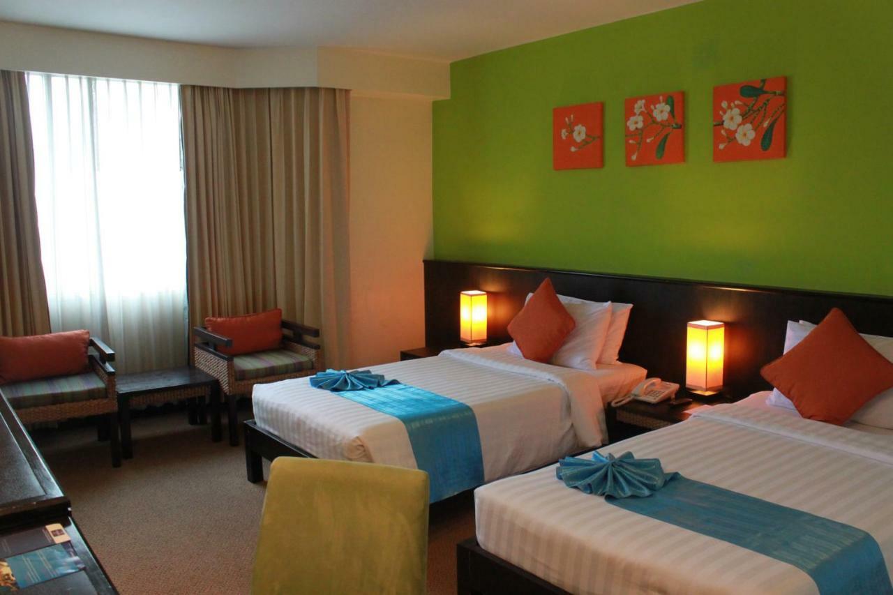 Chon Inter Hotel Chonburi Bagian luar foto